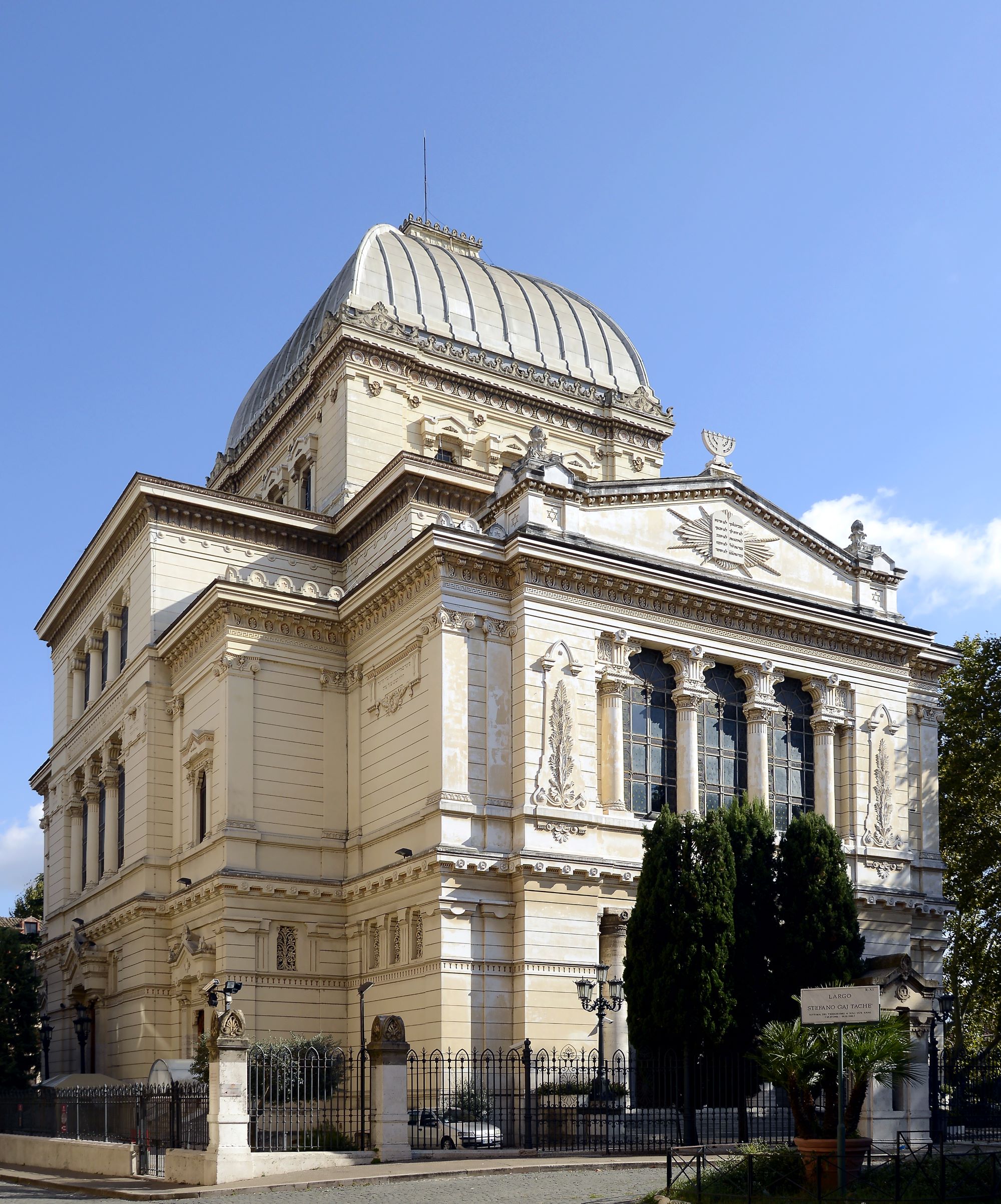 Ceremony of remembrance at Rome's Great Synagogue marks one year since Hamas attack