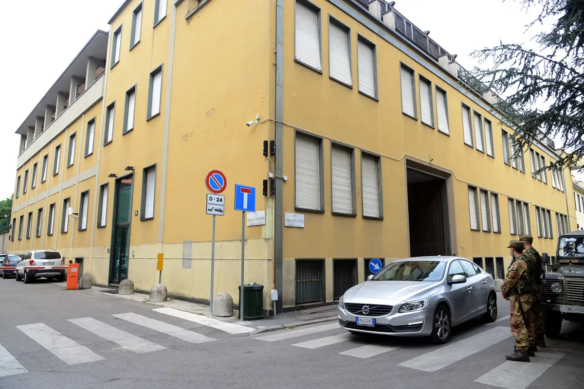 Bomb alert at the League headquarters in Via Bellerio in Milan